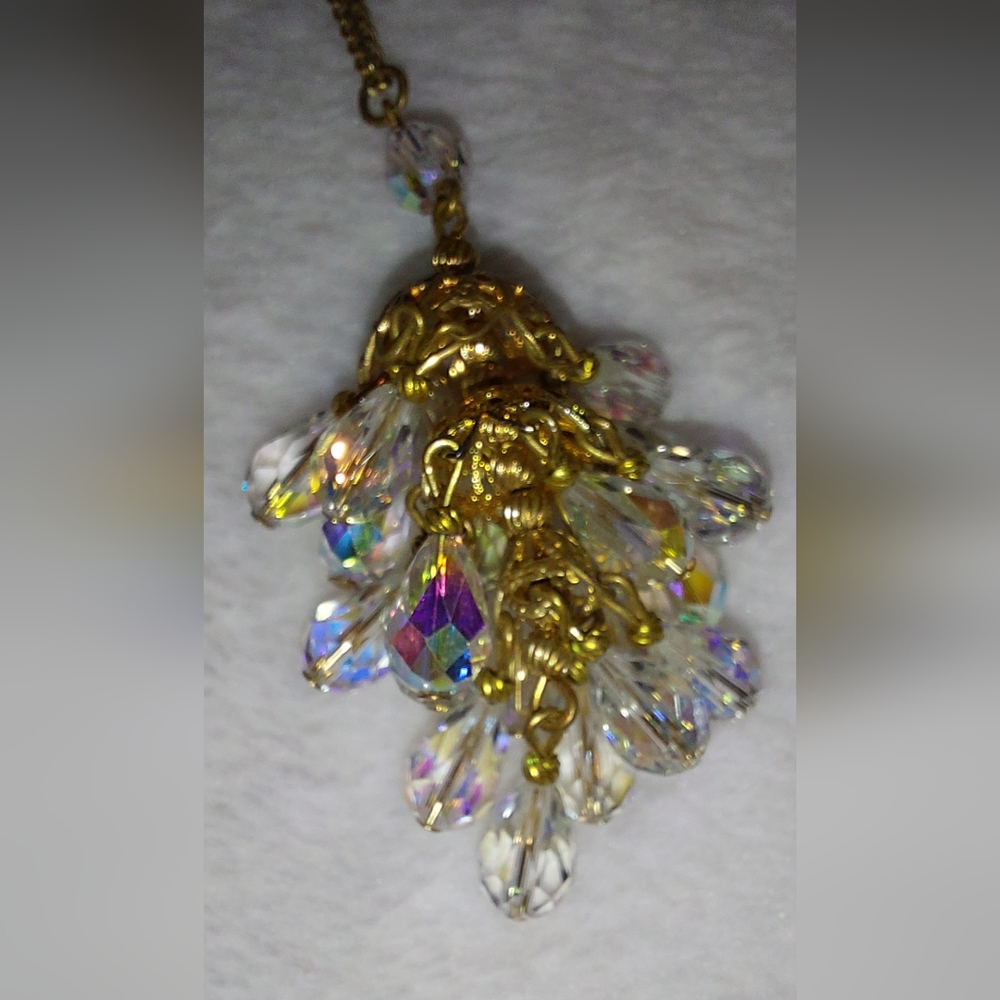 Vintage Estate Sale Piece Goldtone and AB Crystal Drop Necklace - Picture 6 of 7